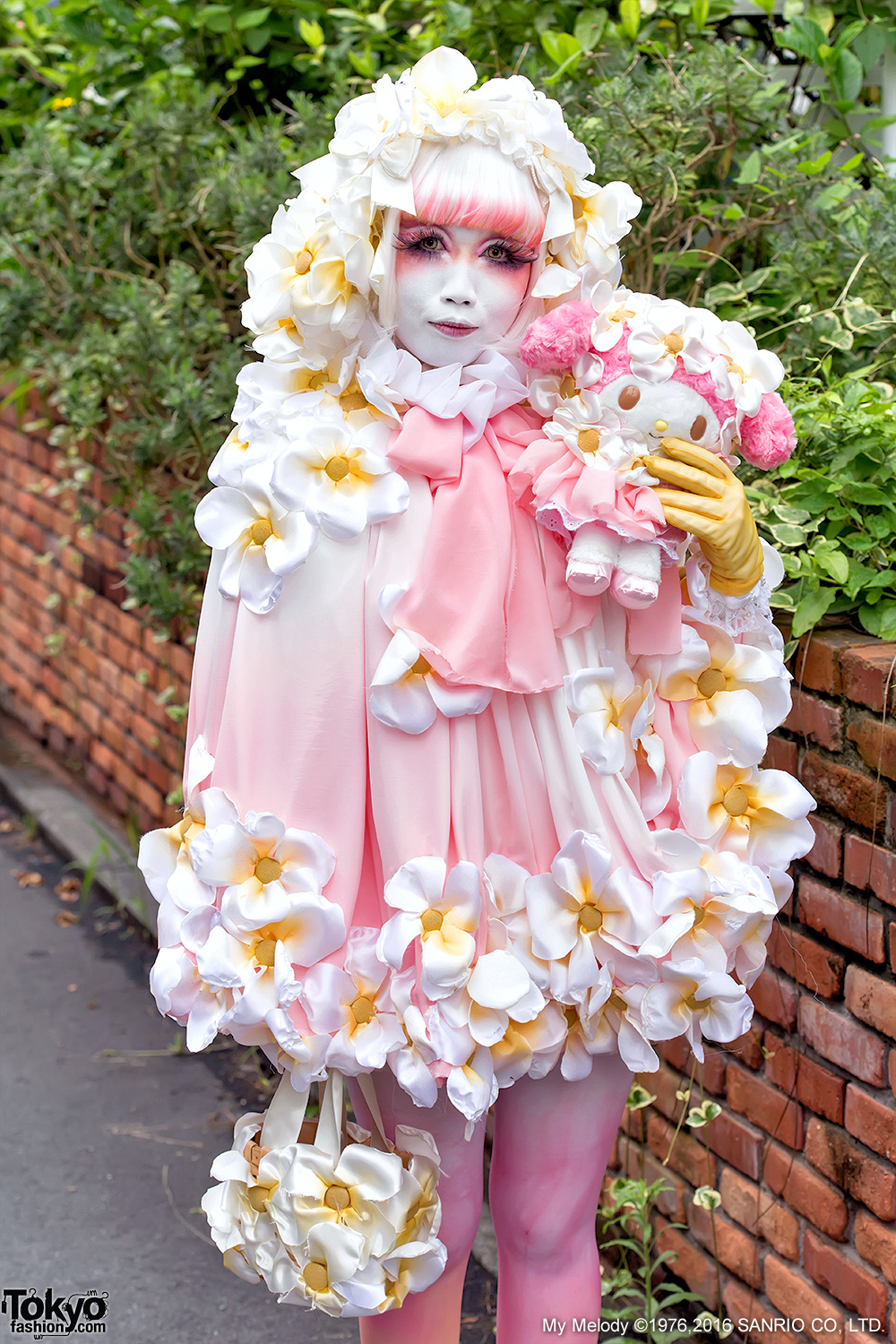 Japanese Shironuri Artist Minori’s My Melody Fashion in Harajuku