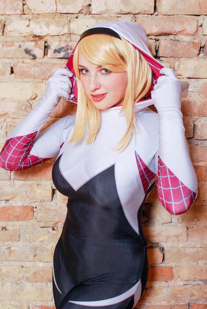 gwen stacy spider woman cosplay Gwen stacy lab outfit