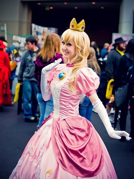 princess peach cosplay Peach cosplay princess awesome pic mario super bros princesse costume costumes