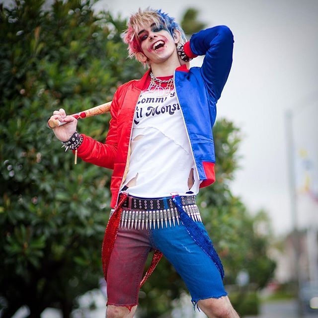 harley quinn cosplay men Quinn harley cosplay male gender chris fantasias costume masculinas faceis costumes popsugar swapped save choose board swap villain