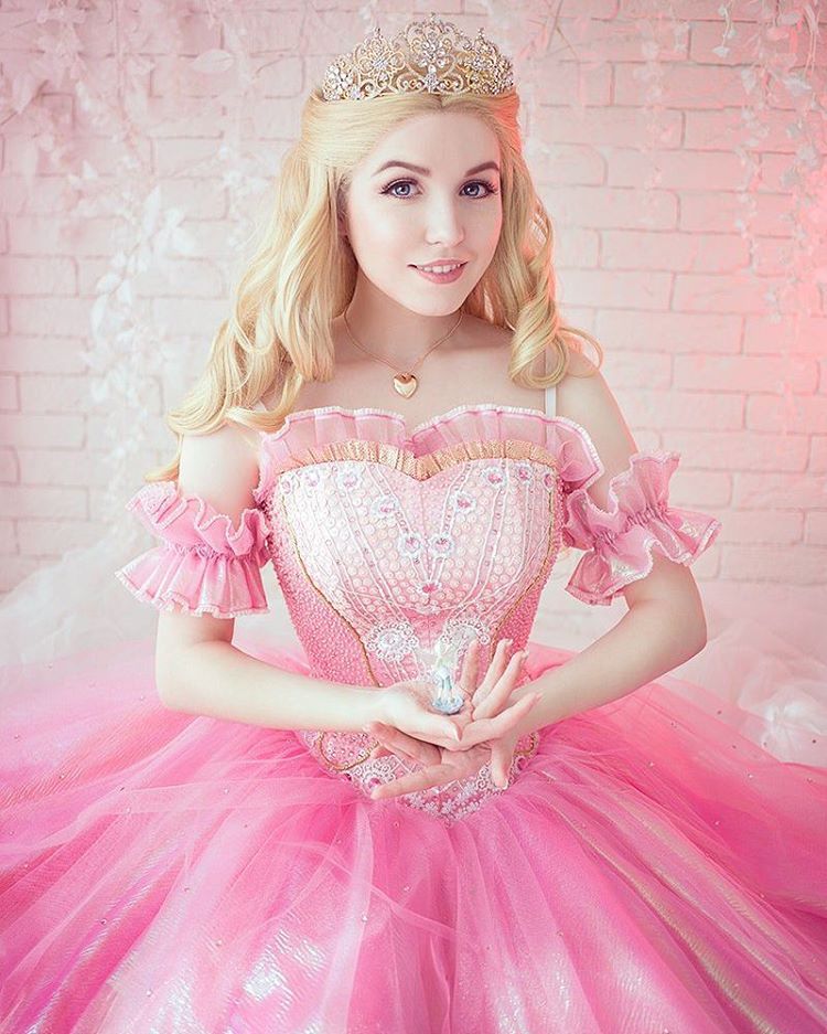 barbie cosplay Cosplay barbie swan odette lake dress instagram starcon sparkles costumes gemerkt von choose board